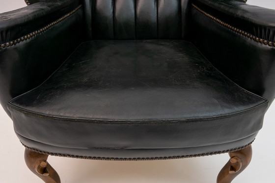 Image 1 of Georgische stijl Zeldzame originele Chesterfield leren fauteuil, jaren 1950