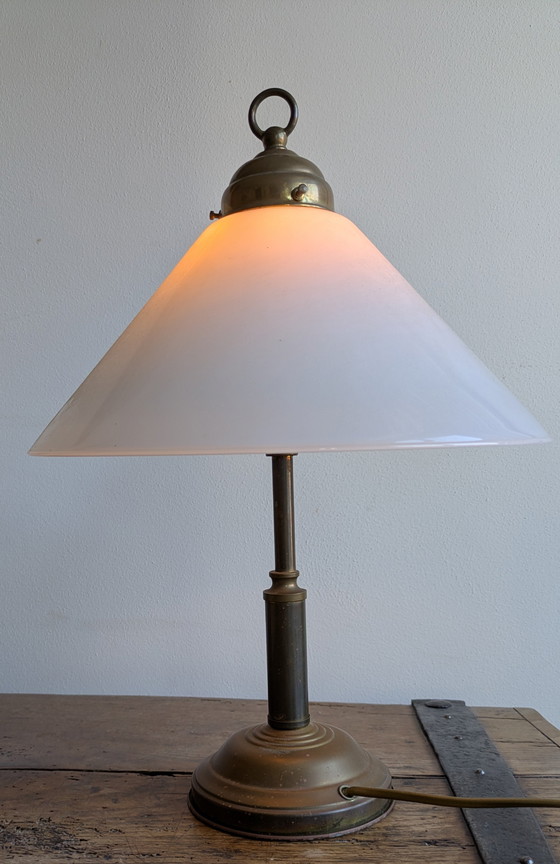 Image 1 of Lampada da tavolo Art Déco in ottone opalino