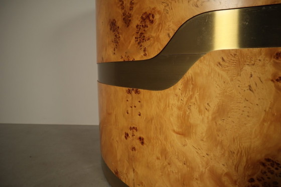 Italian burl wood cocktail bar with illuminated back and two stools, 1970s, Liquor cabinets, Brass, Black (photo 8 of 17)