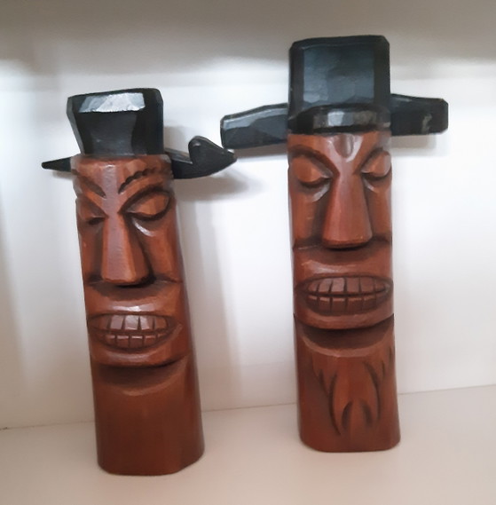 Image 1 of Handgeschnitzte Tiki-Statuen aus Holz