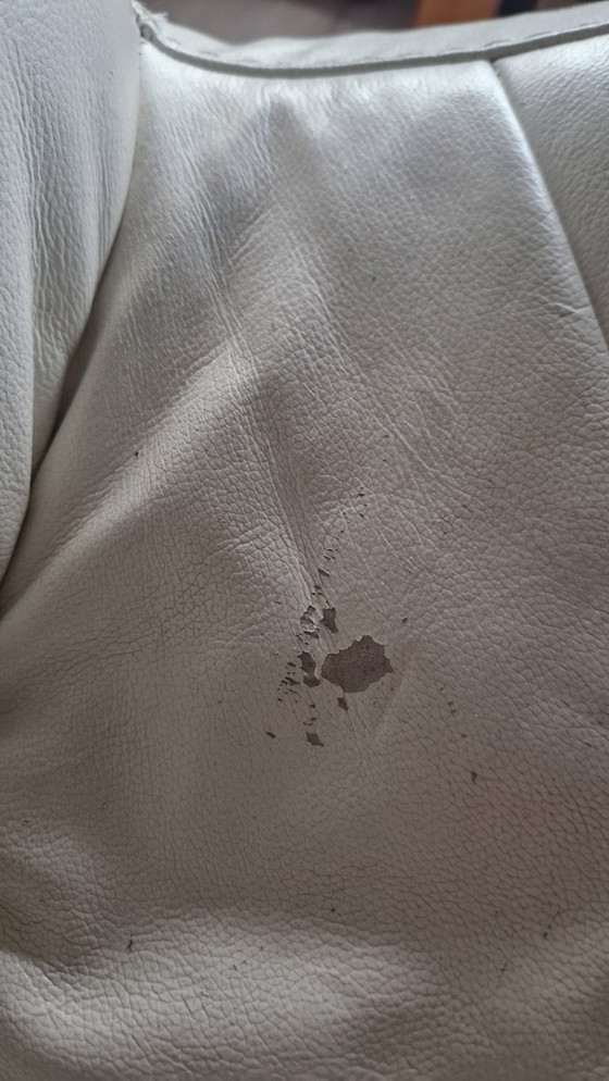 Image 1 of Kuka-Sessel aus weißem Leder