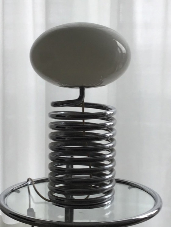 Image 1 of Tafellamp naar een model van Ingo Maurer