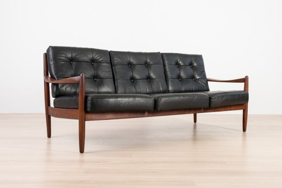 Image 1 of Divano scandinavo a 3 posti in legno e pelle nera, anni '60