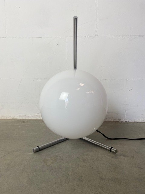 Image 1 of Flos IC light Low T1 Design Michael Anastassiades