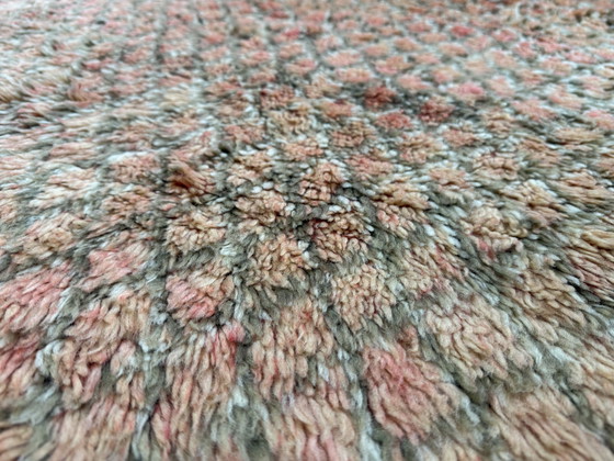 Image 1 of Vintage Marokkaans Berber tapijt in zachte perziktinten – 320 × 195 cm