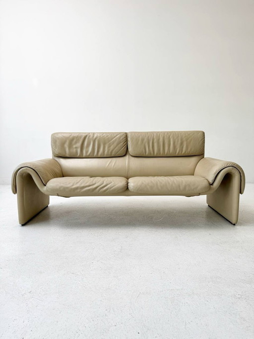 Ivory-colored De Sede sofa model Ds-2011/02