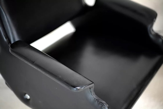 Image 1 of 2 poltrone girevoli, similpelle e acciaio, Italia, circa 1960