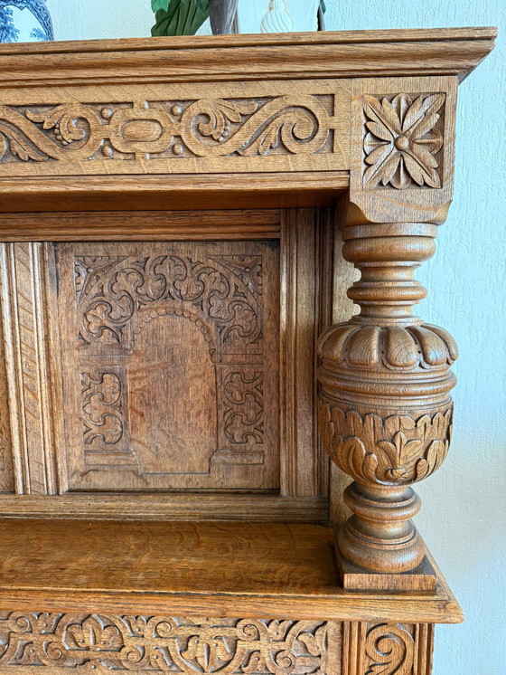 Image 1 of Antica credenza/buffet inglese con intaglio in legno, circa 1800