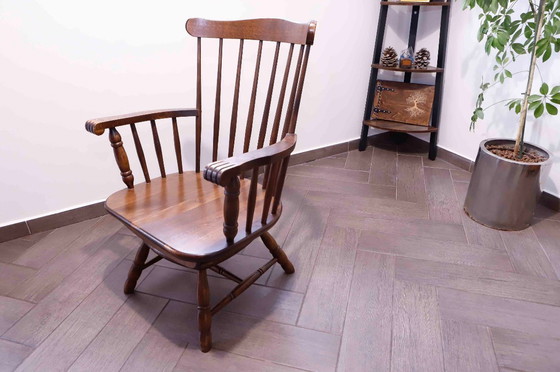 Image 1 of Juego de dos sillones de madera con mecanismo de retorno automático