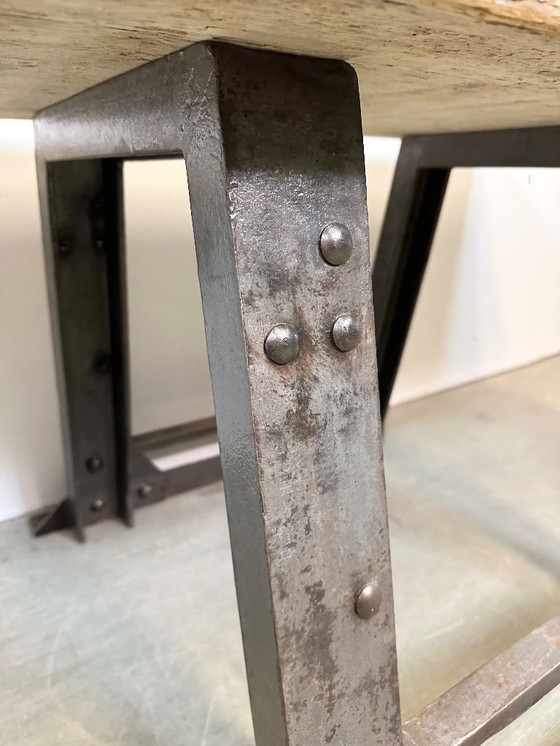 Image 1 of Mesa de centro industrial remachada, década de 1960