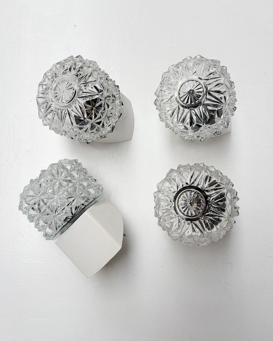 Set di 4 applique o plafoniere vintage in vetro, anni '70 – Plastic, Glass (photo 2 of 14)