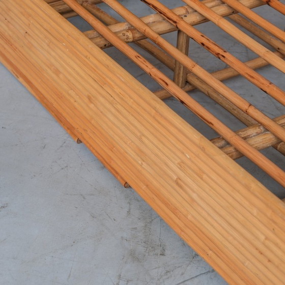 Image 1 of Lit de jour en rotin Mid Century (2 Disponibles)