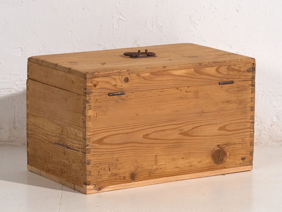 Antique storage chest (c.1920) #4 – Storage cabinet, Rustic (photo 39 of 40)