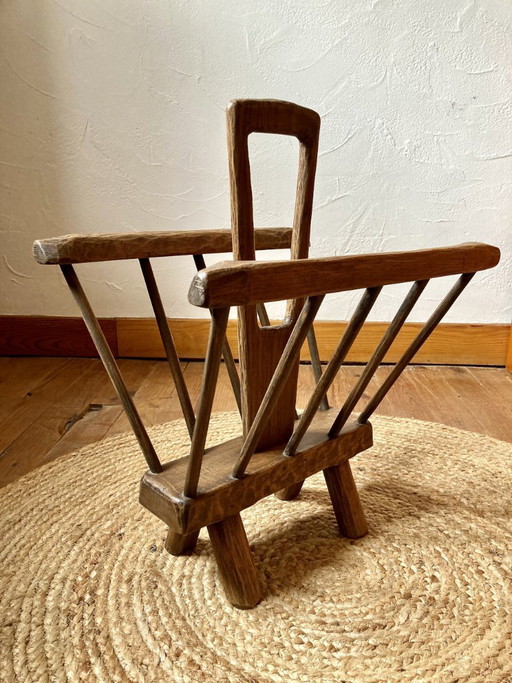 Revistero brutalista al estilo de Jean Touret, década de 1950.