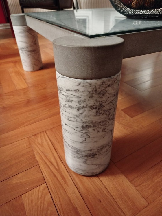 Image 1 of Salontafel van marmer en glas – Italiaans design