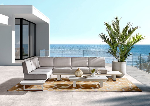 Alfombra Waves de 240x380 cm para uso exterior.