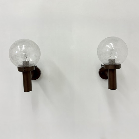 Image 1 of Set di 2 lampade da parete in vetro a globo per esterni di Lisa Pape, Svezia, anni '70