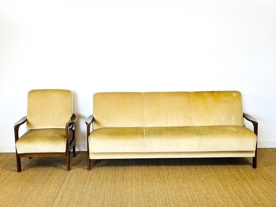 Image 1 of Schlafsofa und skandinavischer Samtsessel, 1960, 2er-Set