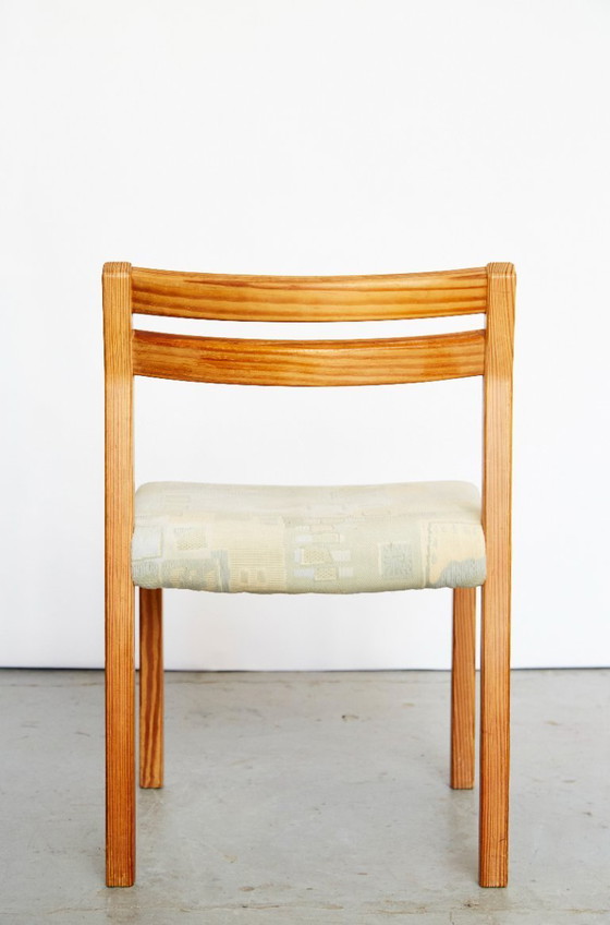 Image 1 of Grenenhouten eetkamerstoelen nr. 404 van Niels O. Møller Moller voor J.L.Møller, set van 6