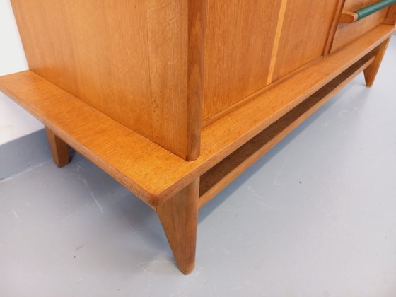 Image 1 of Armario antiguo de madera de roble de los años 50/60.