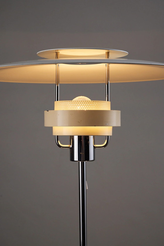'Aurora' White Lacquered Metal Table Lamp by Olle Anderson for Boréns, Chrome, Mid Century Modern (photo 2 of 10)