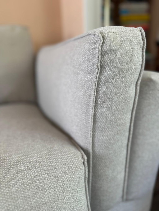 Beautiful sofa for sale, hocker included 