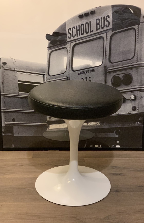 Image 1 of Sgabello Tulip di Eero Saarinen per Knoll.