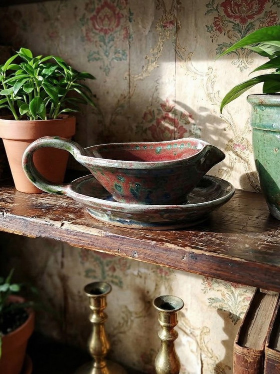 Image 1 of Saucière en grès émaillé Fontgombault, rouge et vert, vintage 1960-1970