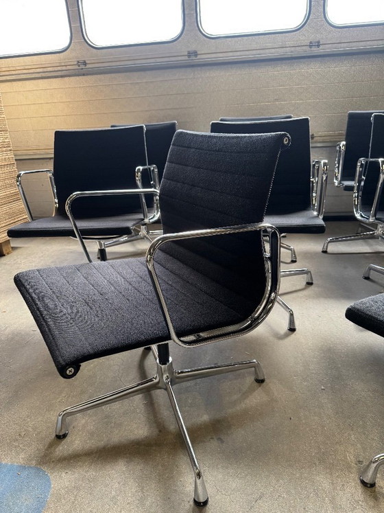 Image 1 of Vitra EA108 – Set da 8 | Originali | Condizioni perfette | Ricondizionati