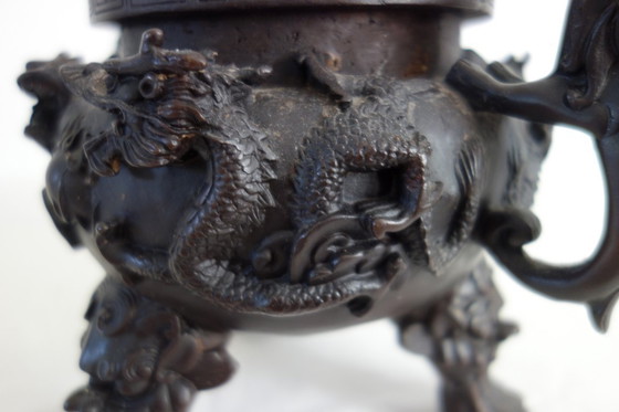 Image 1 of Quemador de perfume/incienso trípode grande con decoración de dragón, China