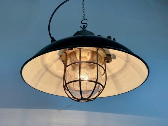 Image 1 of Industriële kooilamp van zwart emaille en gietijzer, jaren 60