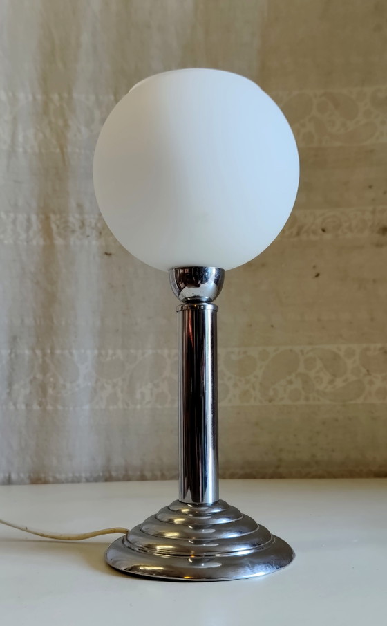 Lampada da tavolo Bauhaus in metallo e globo in vetro opalino - anni '30/'40 – Lampade da tavolo, Glass (photo 5 of 8)