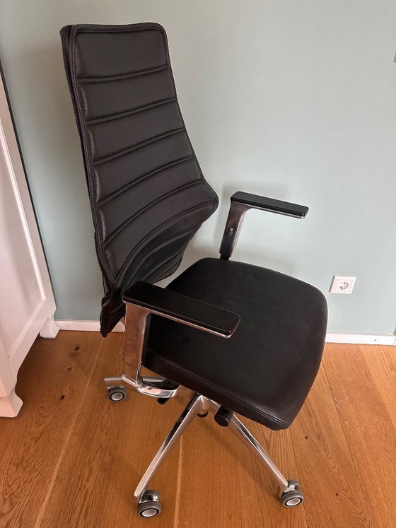 Image 1 of Silla de oficina de diseño Wagner W5