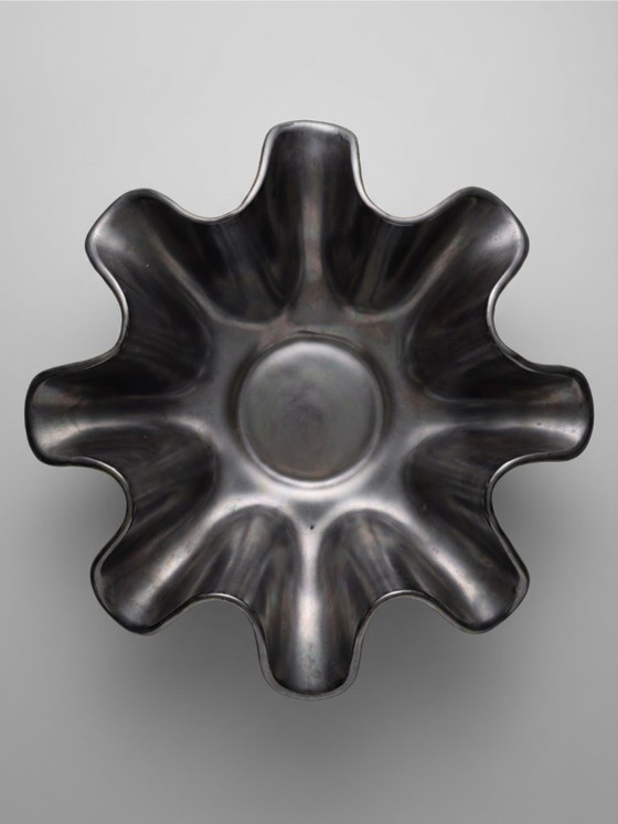 Image 1 of Bol/centro de mesa de cerámica verde anís y negro, Saint-Clément – ​​modelo 8218 – B. Letalle – década de 1950