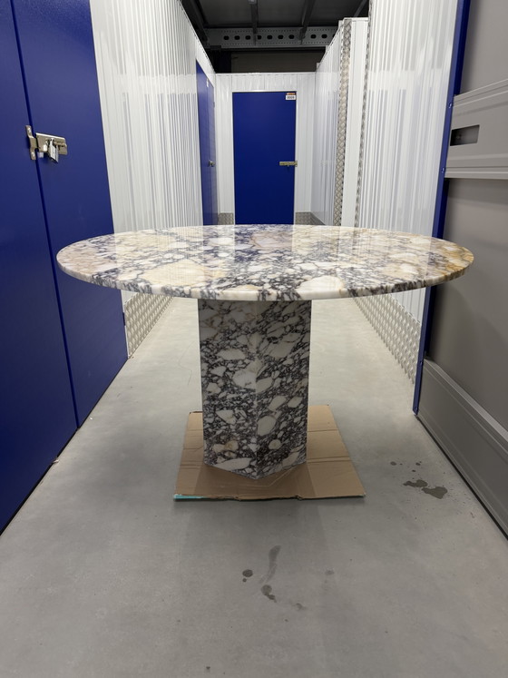 Table de salle à manger ronde en marbre Calacatta – Tables de salle à manger, Marble (photo 5 of 6)