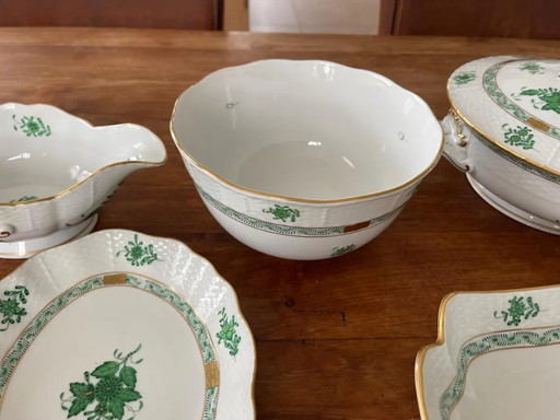 Gorgeous Herend Hungary Apponyi Chinese Bouquet Green Complete Dinner, Breakfast and Tea/Coffee Service Set – 6 Place Settings