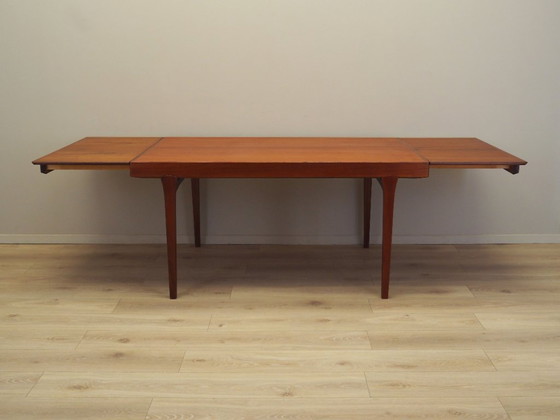 Image 1 of Table en teck, design danois, années 1970, production : Danemark
