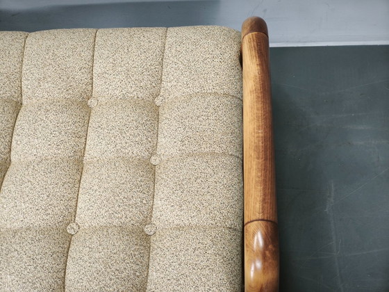 1980er tschechoslowakisches modernistisches umwandelbares Dreisitzer-Schlafsofa, 3-5 Sitzer Sofas, Holz (Foto 12 von 13)