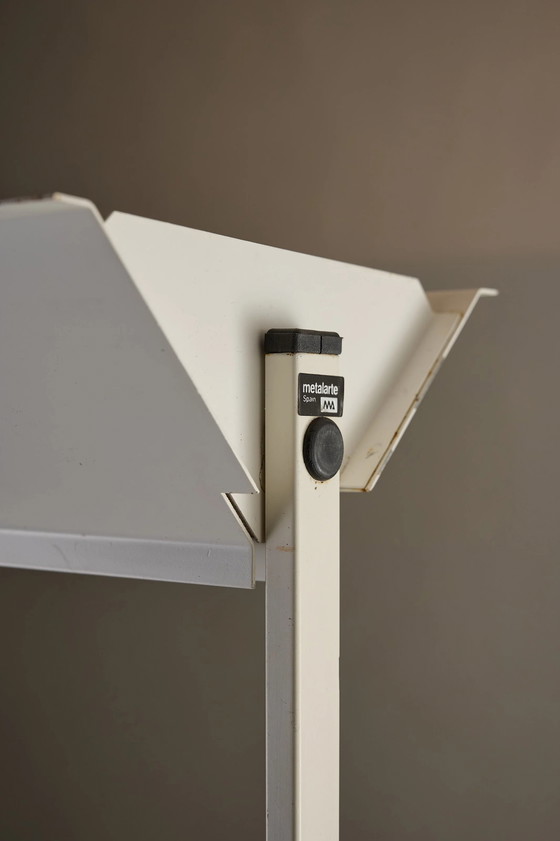 Estudi Blanc for Metalarte Escala Lampada da terra, Spagna, anni '80, Lampade da terra, Bianco (foto 6 di 9)