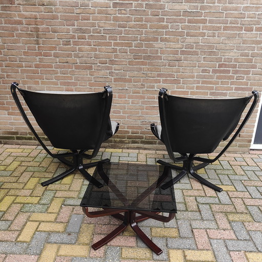 Komplette Garnitur Sigurd Ressell Falcon 2 graue Sessel mit Salontisch Vatne Mobler Norwegen 1960-1970