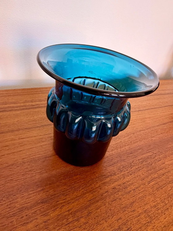 Blå Vase by Bertil Vallien For Boda Åfors Mid-Century Scandinavian Design – Glass (photo 2 of 5)