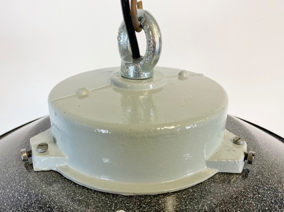 Image 1 of Lampada a sospensione industriale in vetro opalino, anni '70