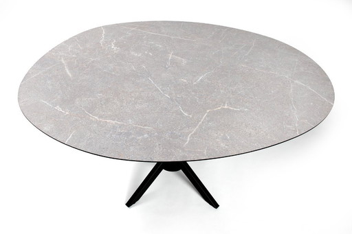 Organic round dining table 140x130