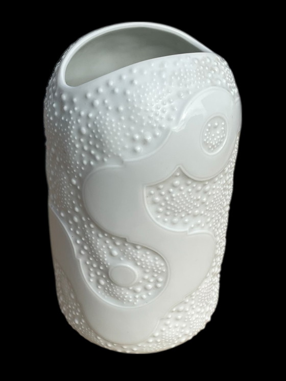 Image 1 of AK Kaiser #368 porcelain op art vase rare shape h= 20cm W-Germany vintage 1960s