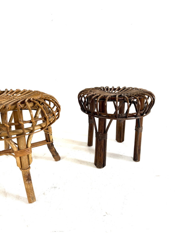 Image 1 of Set van 2 rotan krukjes, Frankrijk ‘70