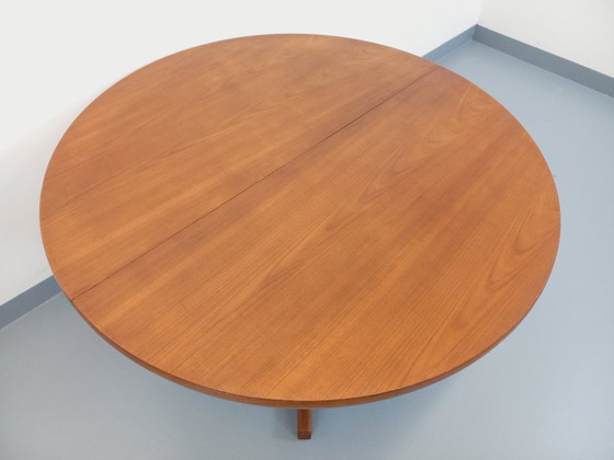 Image 1 of Table à manger ronde scandinave vintage en teck des années 60 avec rallonges
