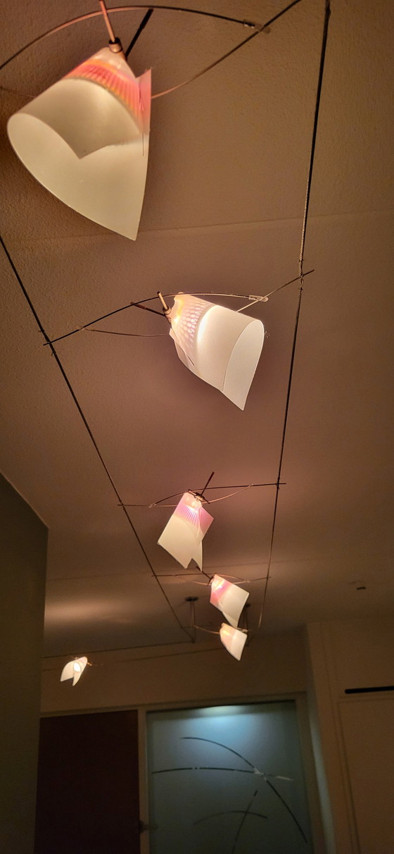 Design Deckenleuchten 8 Spots an Spannseil – Metal, Plastic (photo 4 of 6)