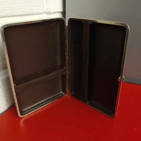 Vintage green leatherette cigarette case – mid-century metal cigarette holder – 14 × 10 cm – Gifts (photo 3 of 6)