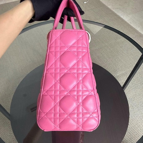 Image 1 of DIOR LADY MEDIUM - PELLE DI AGNELLO CANNAGE ROSA BARBIE CINTURINO CON DETTAGLI ARGENTO
