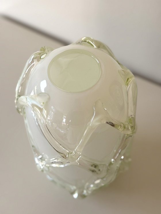 Image 1 of Jarrón de vidrio hecho a mano con diseño de rejilla: objeto de arte